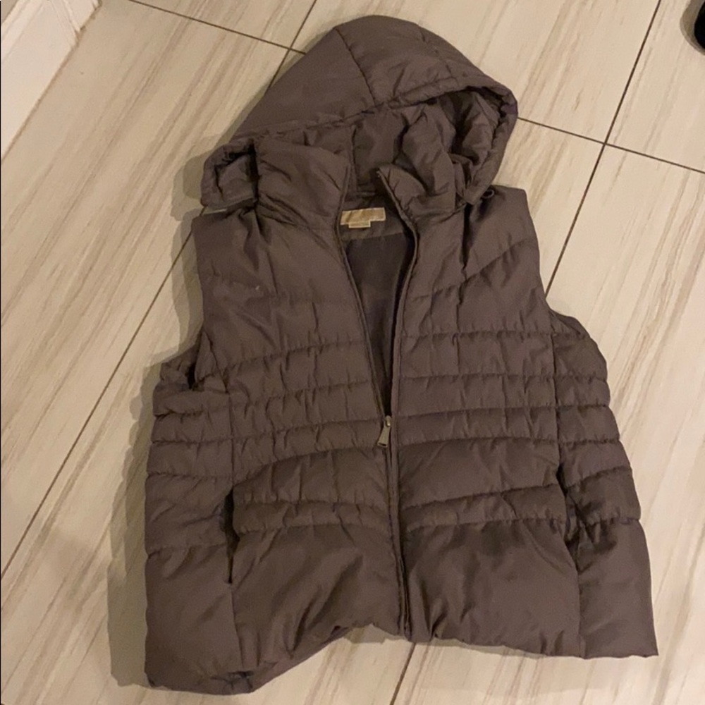 Euc michael kors down grey vest size large